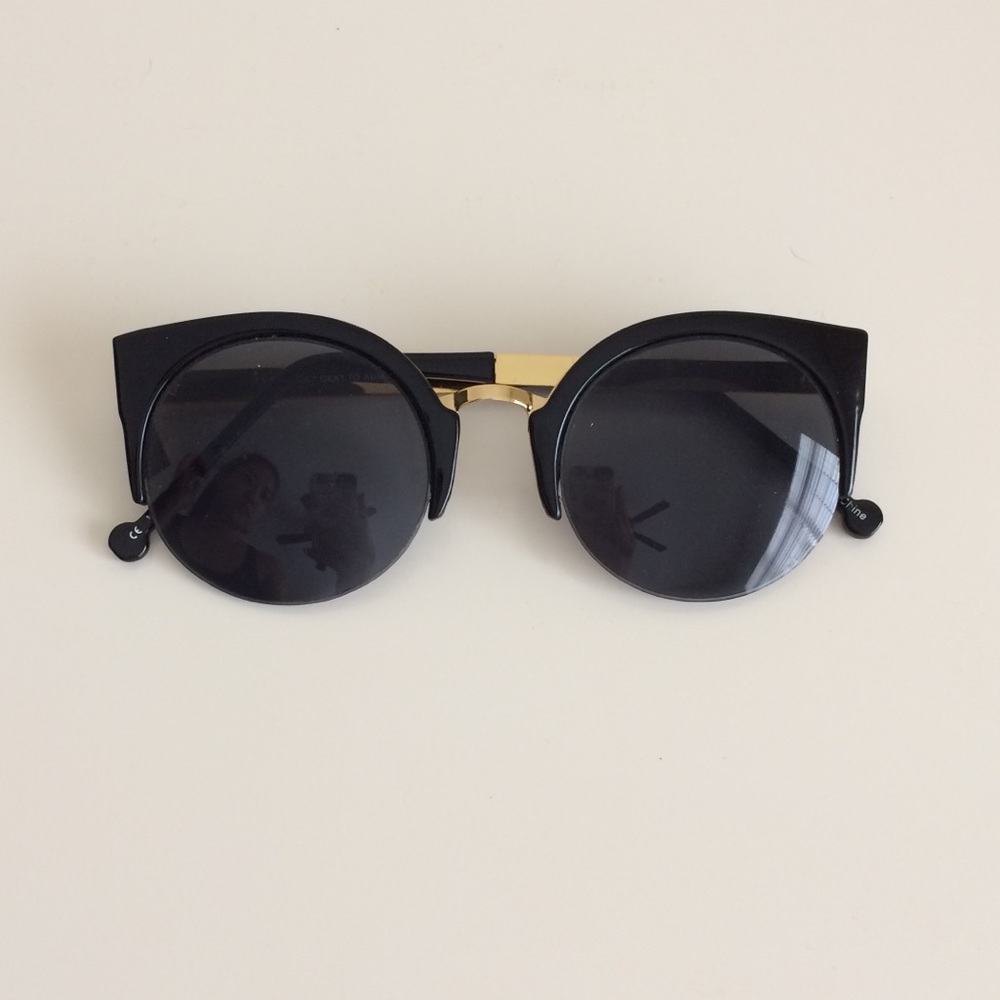 Urban Outfitters cat eye round sunglasses